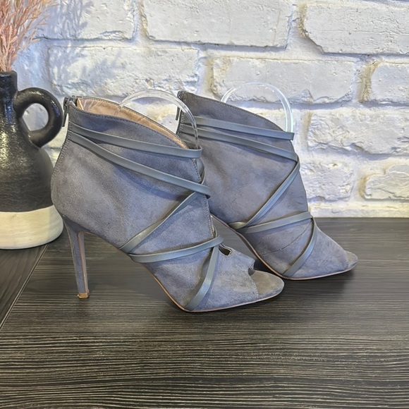 Women's Gray Strappy Heeled Sandals - Picture 1 of 6